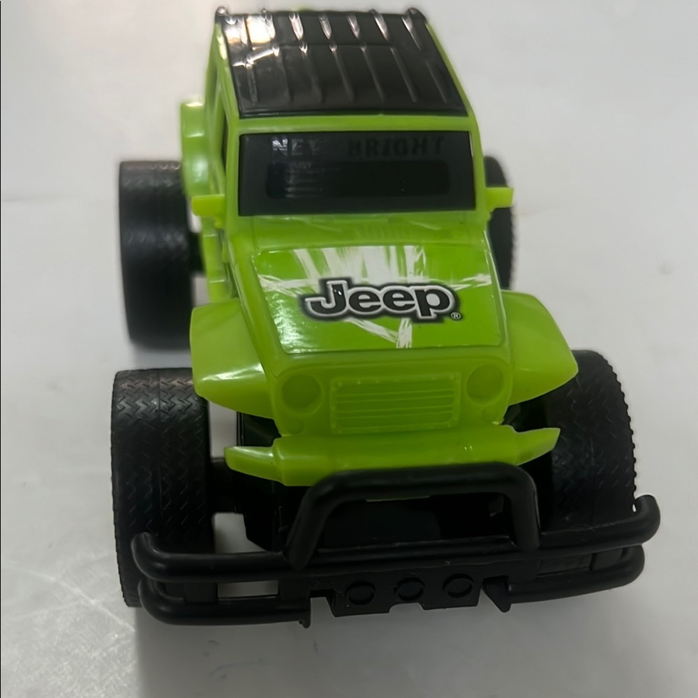 NEW BRIGHT‎ JEEP-WRANGLER KIDS GREEN TOY TRUCK